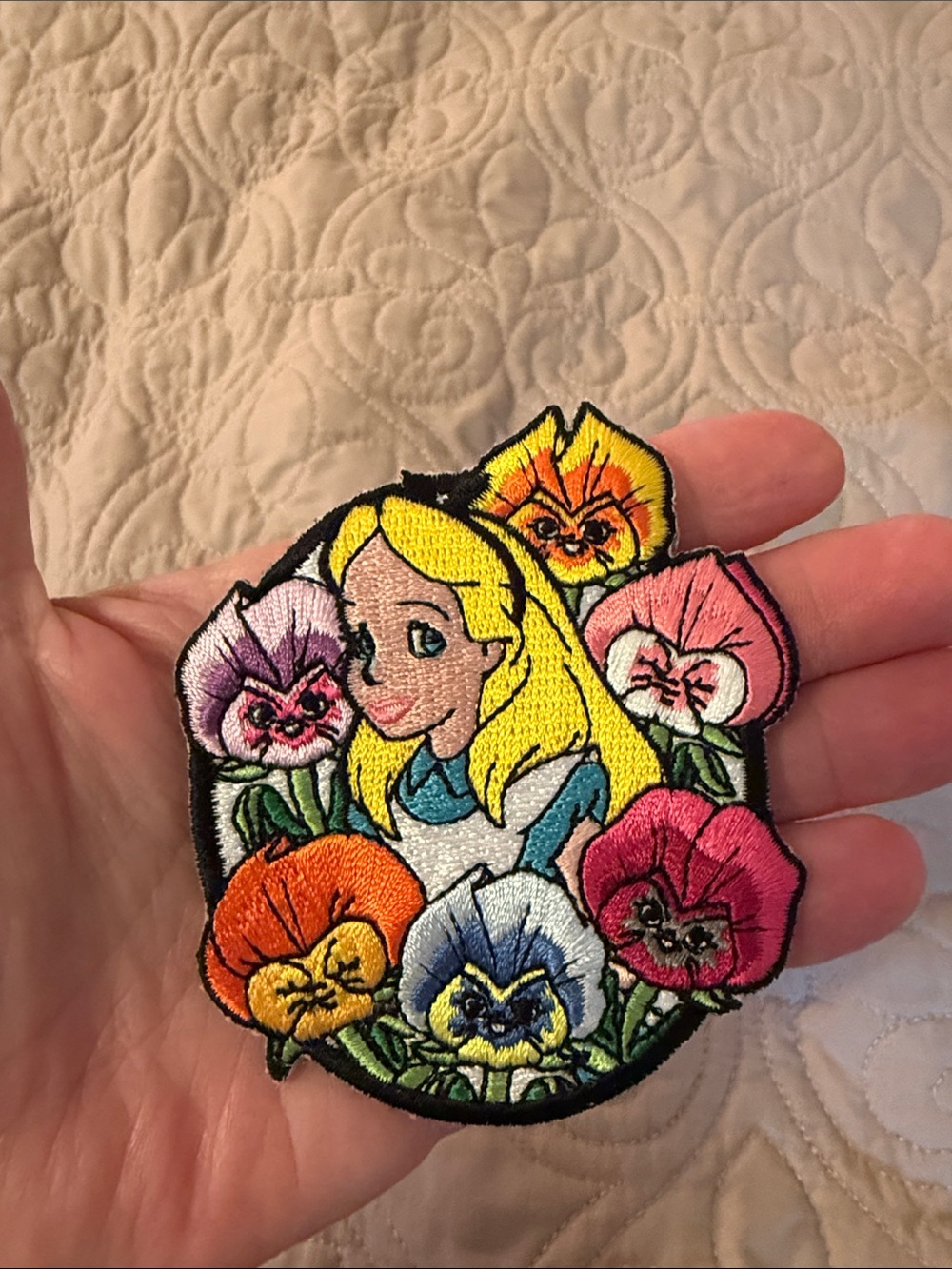 Disney Loungefly Alice in Wonderland Iron on Patch - Picture 2 of 4